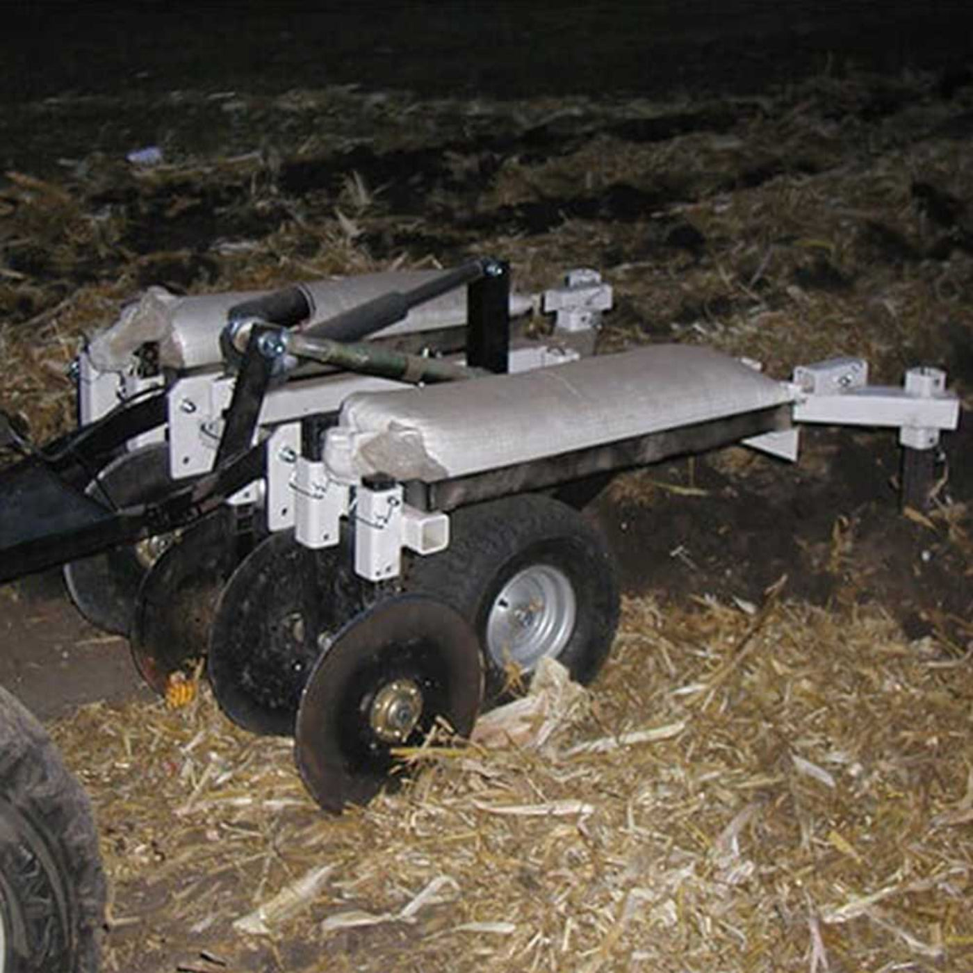 Grey Wolf Till-N-Claw Chisel Plow & Cultivator 43-In. Wide  - (GWG311026)