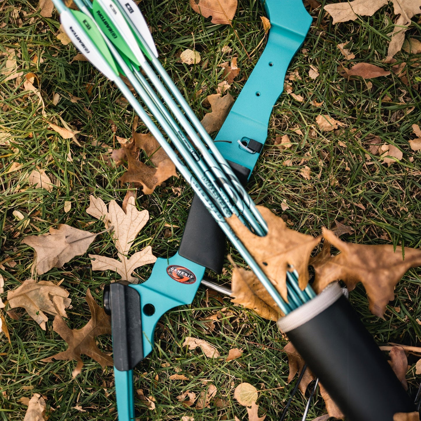 Genesis Archery Original Right Hand Compound Bow Kit w/Arrows & Quiver (5 Pack) - 323587