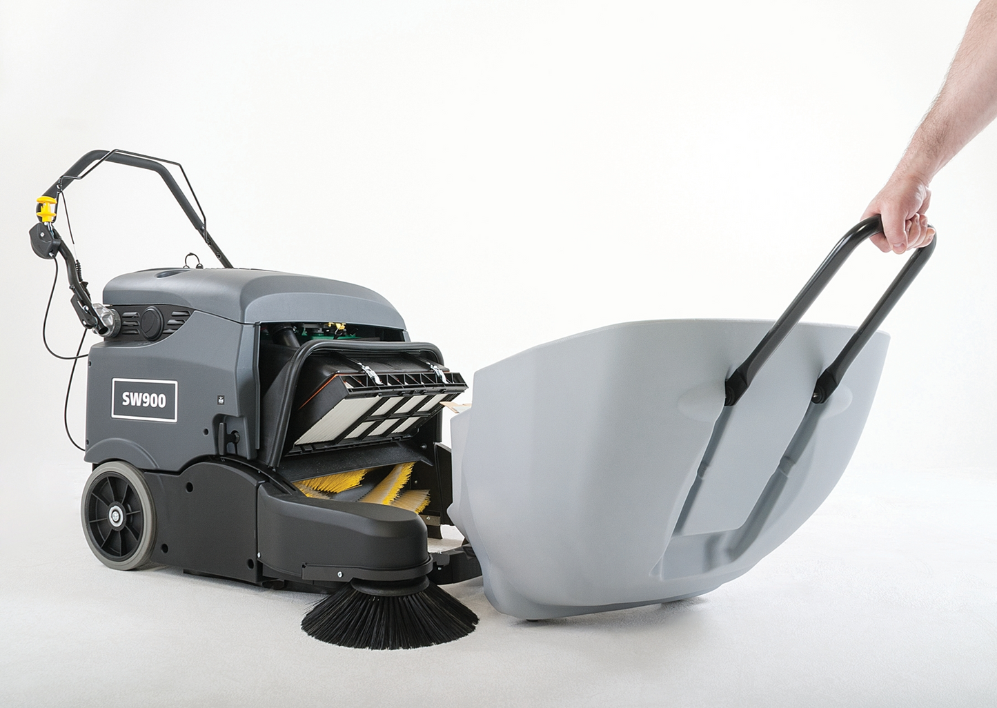 Demo Unit Advance SW900 | Floor Sweeper 33" | Battery | Self Propel | 15 Gallon Hopper | Low Hours