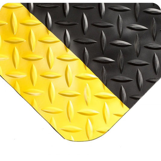 Wearwell Diamond-Plate SpongeCote UltraSoft Mat, 10' Length x 6' Width x 15/16" Thick, Black/Yellow - 414.1516x6x10BYL