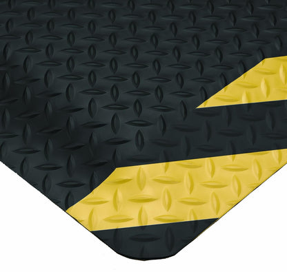 Wearwell Diamond-Plate SpongeCote UltraSoft Mat, 3' Width x 20' Length x 15/16" Thickness, Black/Chevron - 414.1516x3x20CHV