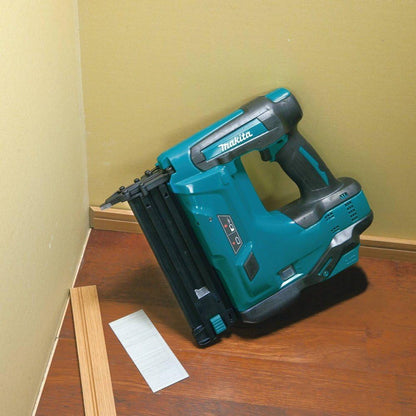 Makita XNB01Z 18V LXT Lithium-Ion Cordless 2" Brad Nailer - XNB01Z