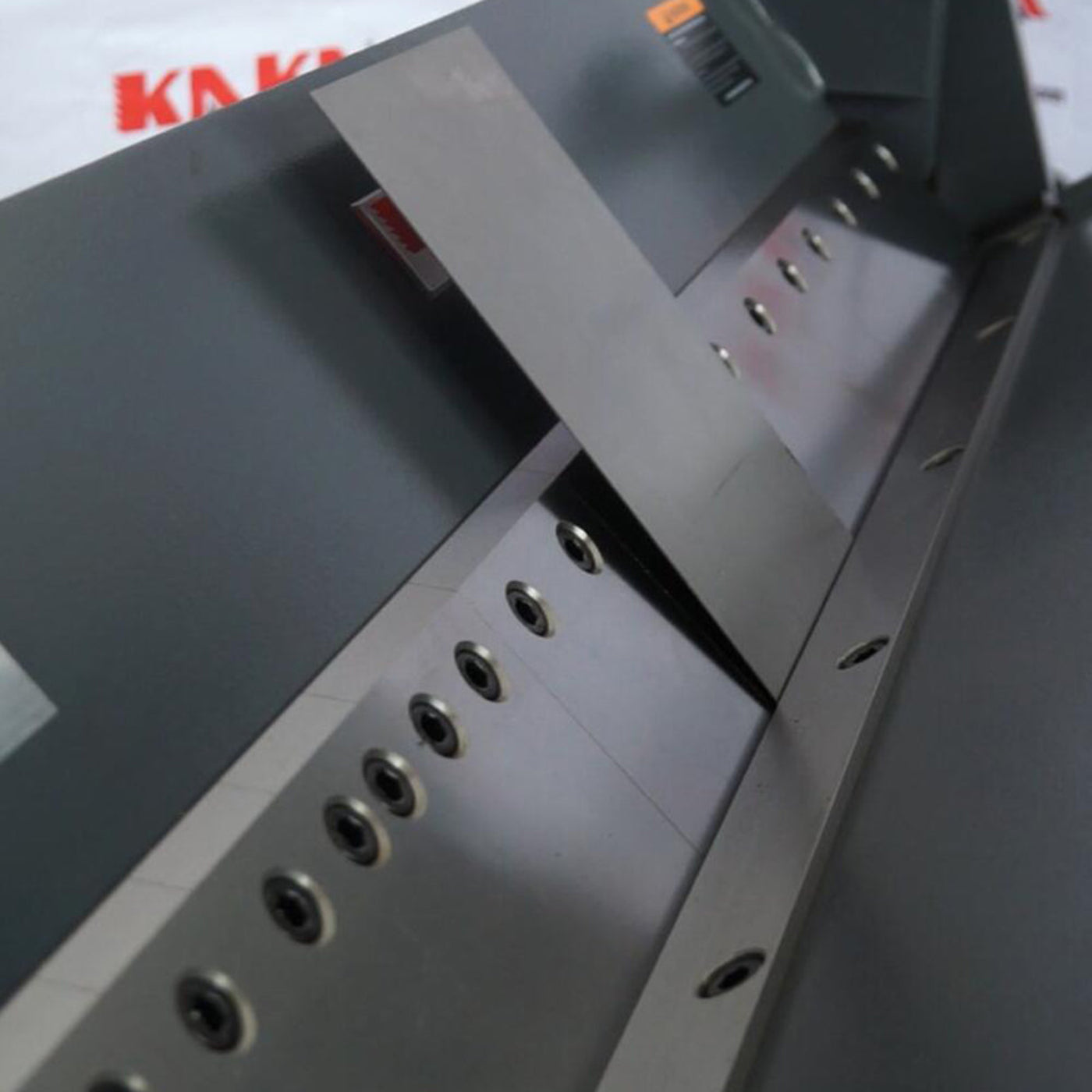 KAKA Industrial PBB-4012, 40-Inch Pan and Box Brake Foot Clamp, Max Clamping Bar Lift 1-7/8 Inch, Max Box Depth 2.5 Inch, Folding Angle 0-135 Degree,Nose Radius 1/32 Inch, Sheet Metal Folding Machine - 173150