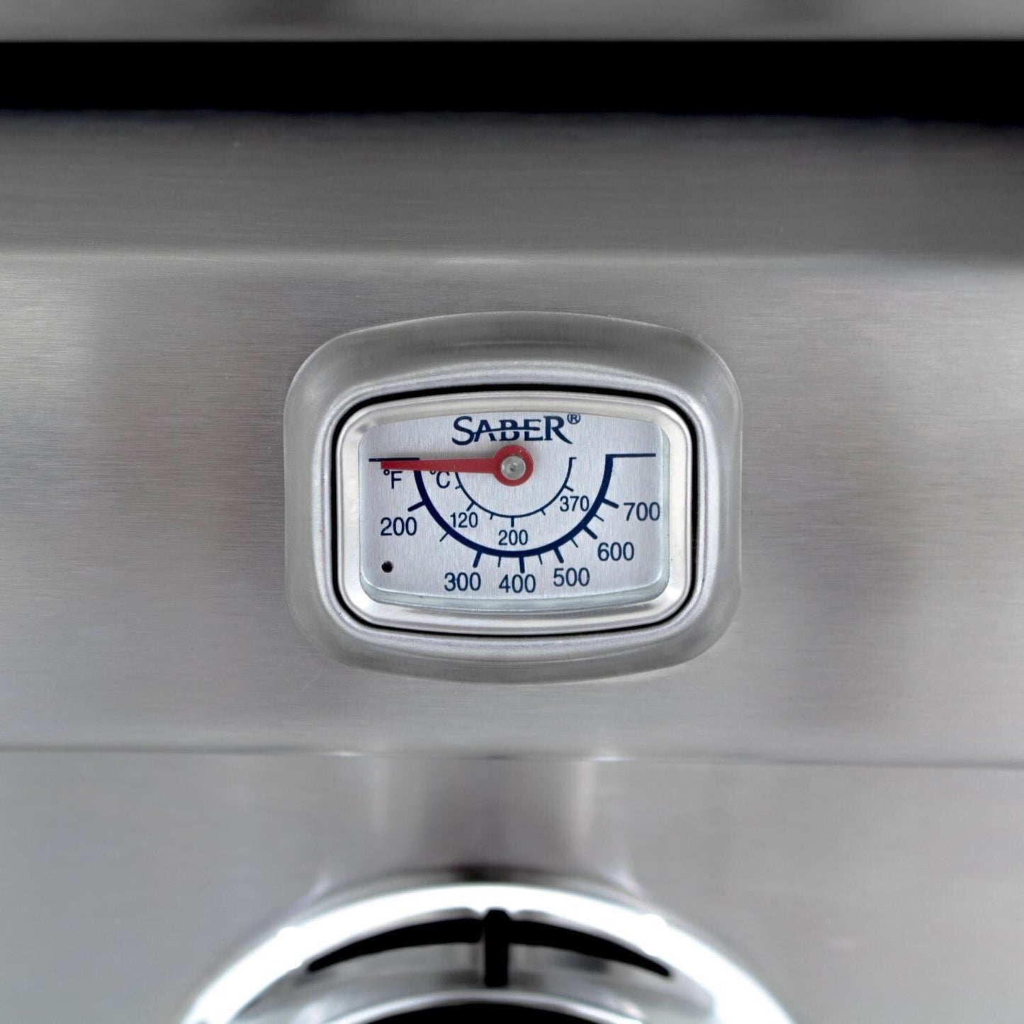 Saber Grills: 670 Series 4-Burner Cart Grill (LP) - R67CC1117