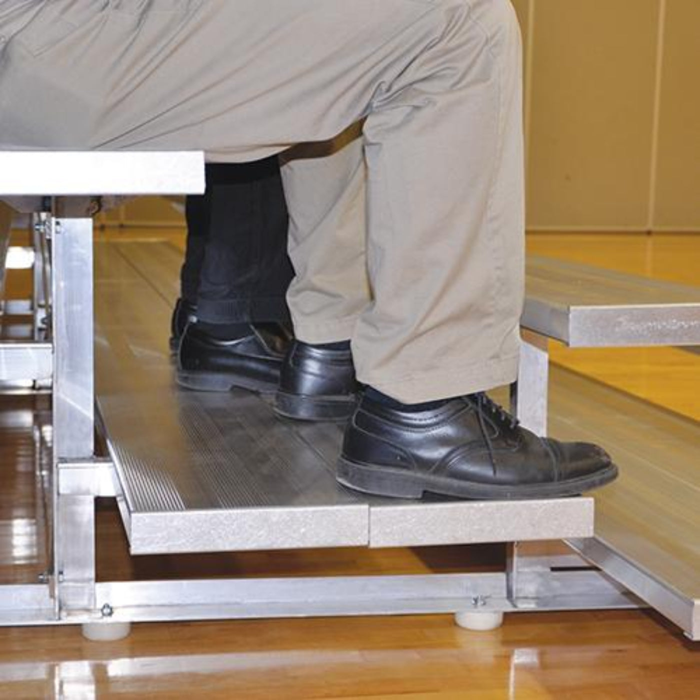 Bleacher 4 Row Portable 27' Tip & Roll Preferred Aluminum- BLDP-427TRG