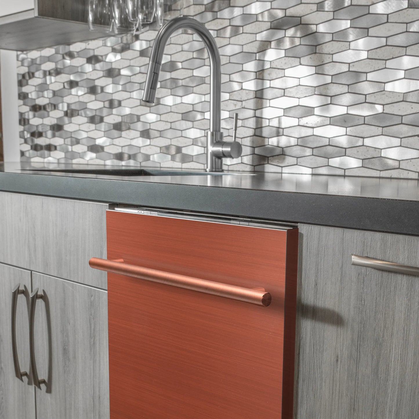 ZLINE 24-Inch Dishwasher in Copper Finish with Stainless Steel Tub and Modern Style Handle (DW-C-24)