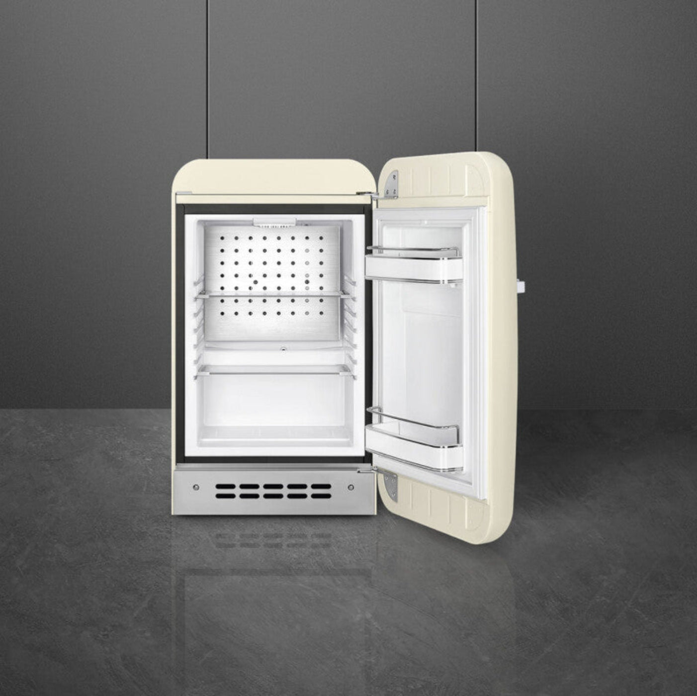 Smeg Retro-style Cream - FAB5URCR3