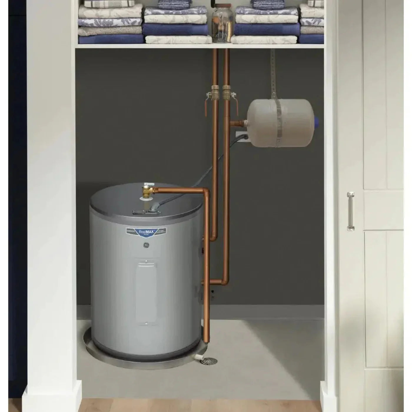 GE RealMAX 18 Gallon Capacity Side Port Lowboy Electric Water Heater - GE20L08BAR