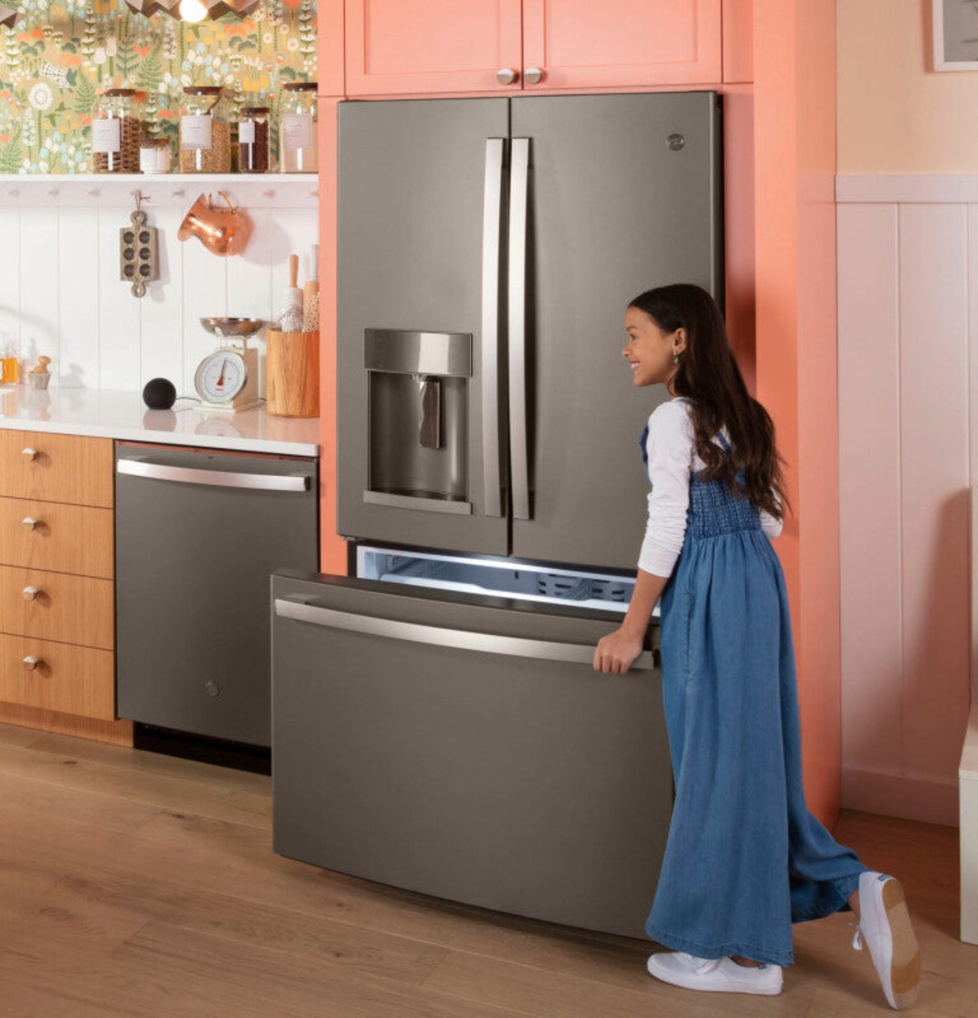 GE Appliances 27.7 Cu. Ft. French-Door Fingerprint Resistant Slate - GFE28GMKES