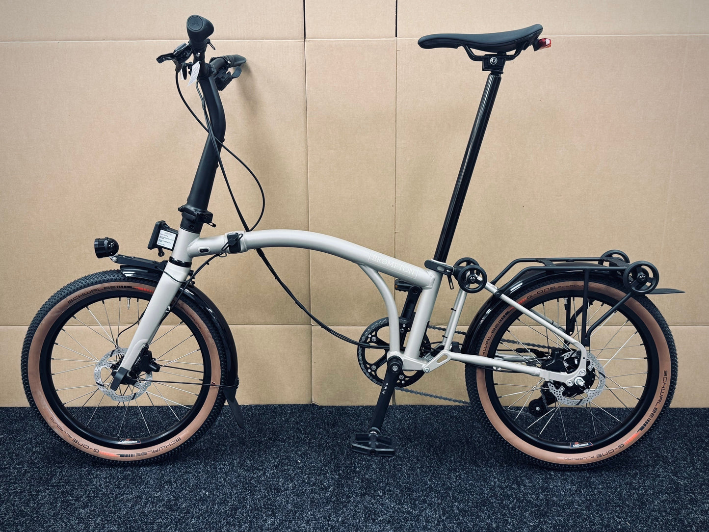 Brompton Venture G Line Alfine 11-Speed Trail Dust White Medium or Large