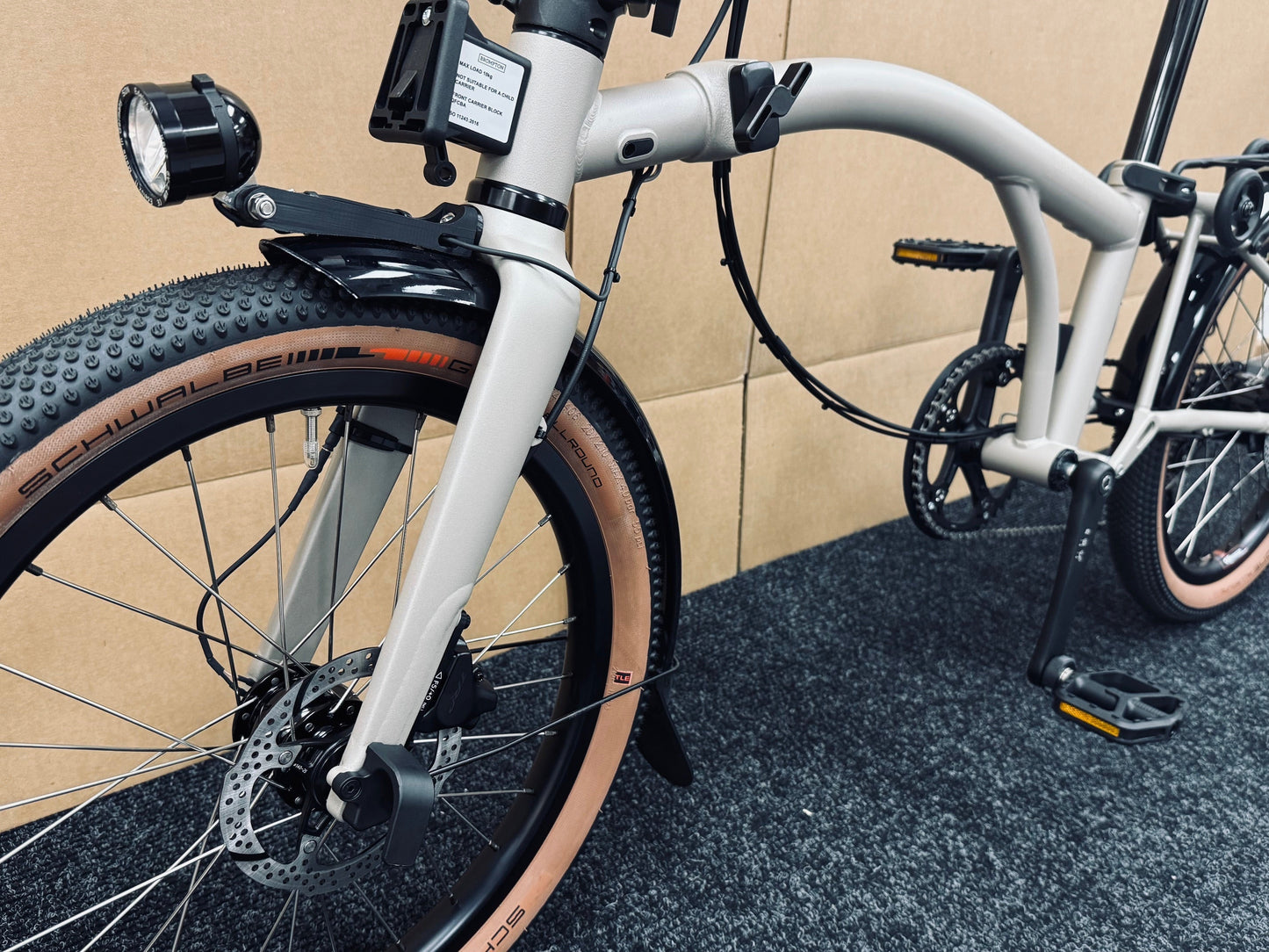 Brompton Venture G Line Alfine 11-Speed Trail Dust White Medium or Large