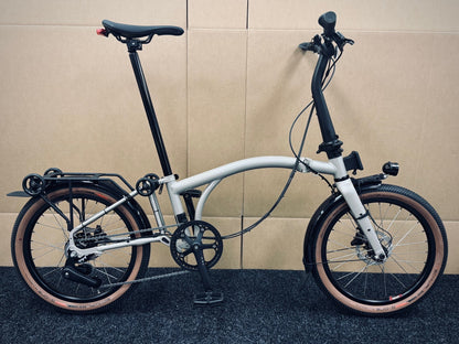 Brompton Venture G Line Alfine 11-Speed Trail Dust White Medium or Large