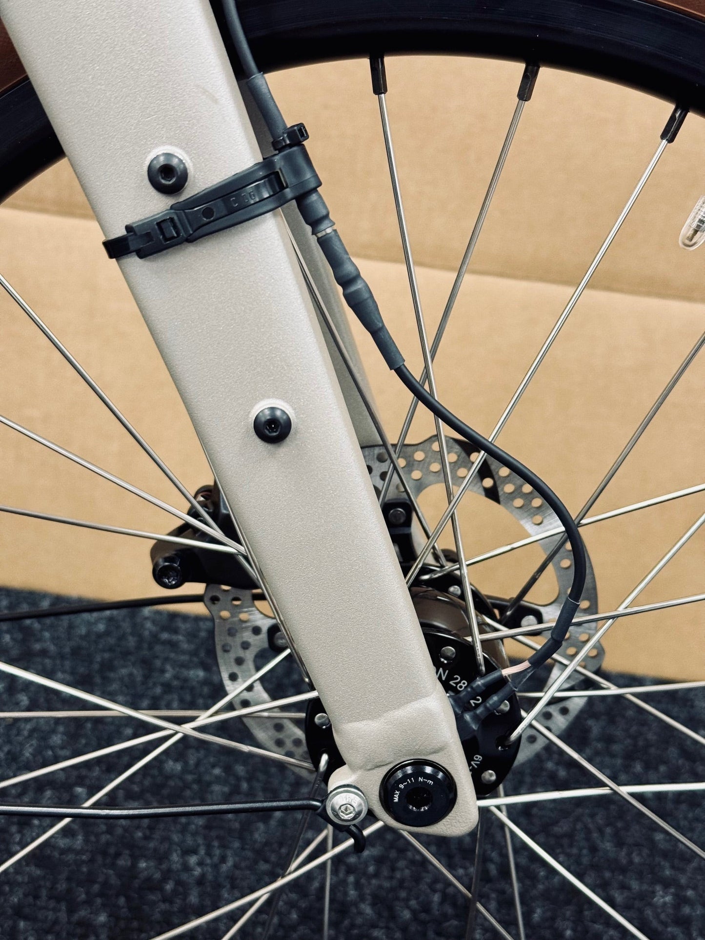 Brompton Venture G Line Alfine 11-Speed Trail Dust White Medium or Large