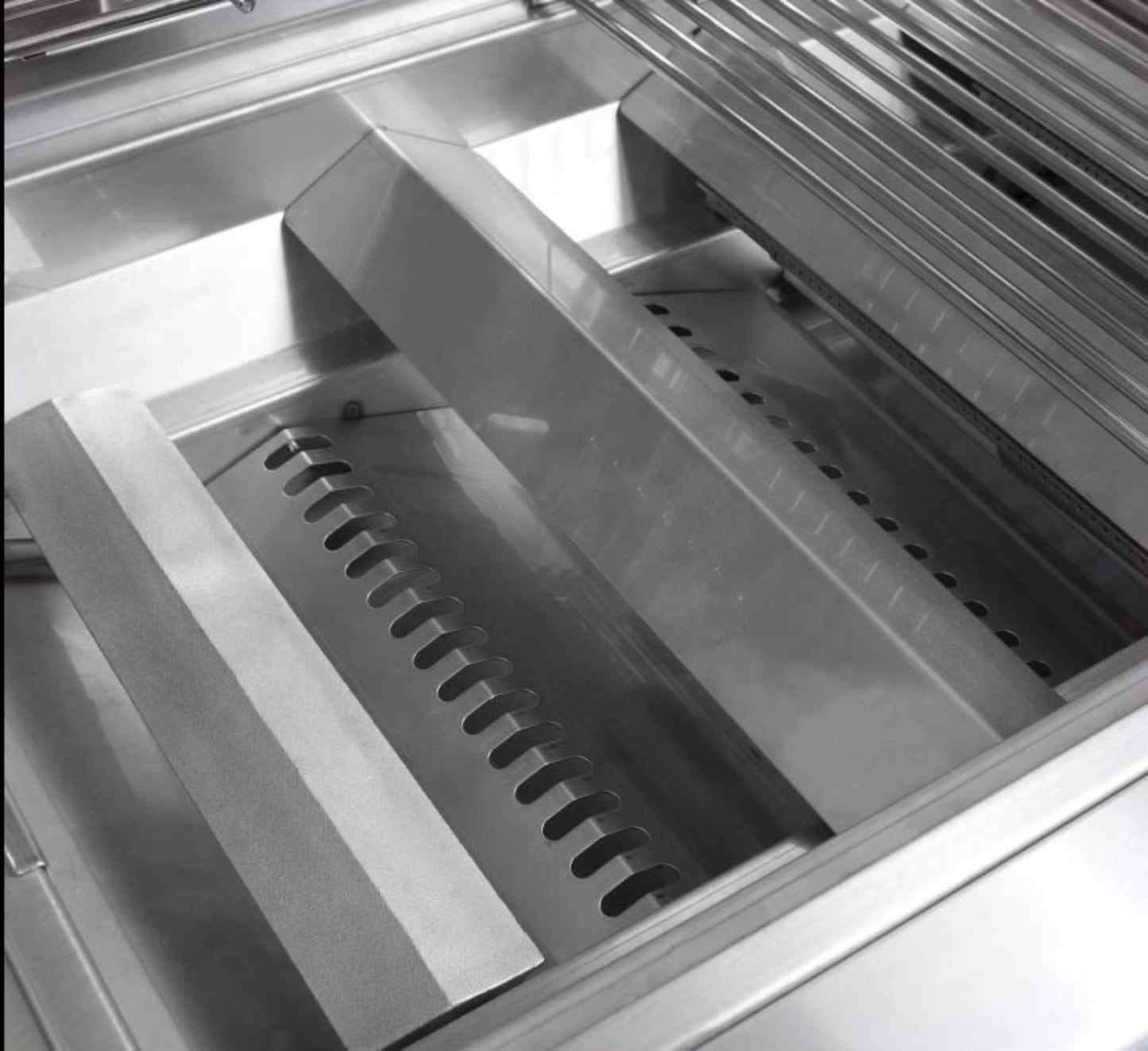 Lion Grills  L75000 32 Inch Premium Propane Grill - L75625