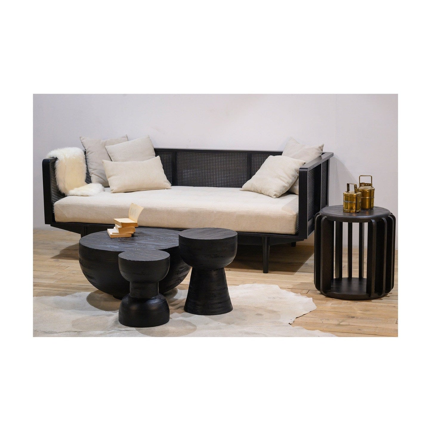 Union Home Spindle Daybed With White Cotton Mattress -  LVR00117