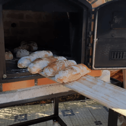 LisboaPremiumPizzaOvenLifestyleFreshlyBakedBread