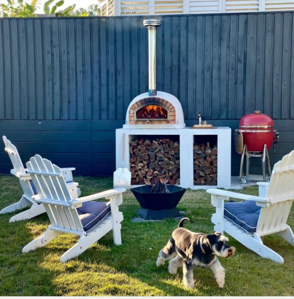 PIZZAIOLIPIZZA_outdoors__flame_with_flame_with_dog