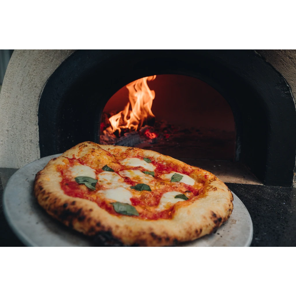 Pizza in Forno Piombo Oven
