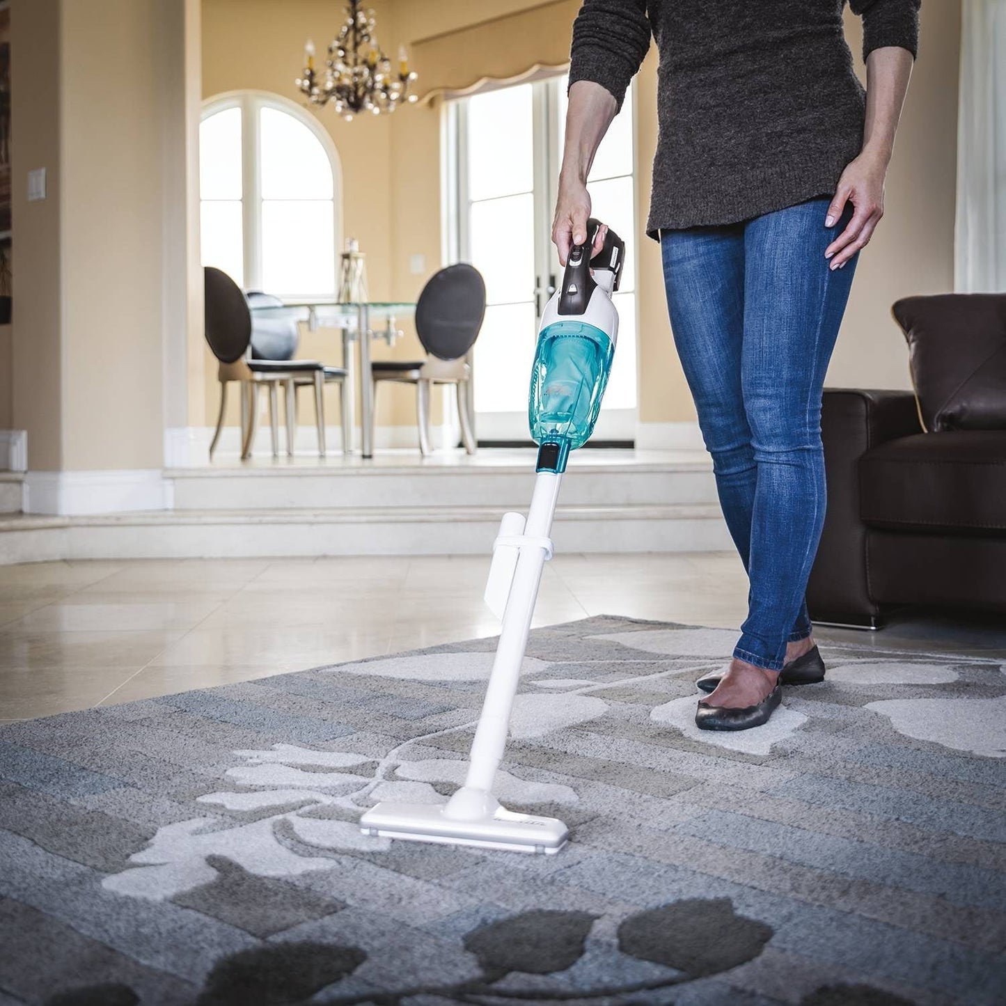 Makita XLC03R1WX4 - 18V LXT Lithium-ion Compact Brushless Cordless Vacuum Kit, Trigger w/ Lock, with one battery (2.0Ah) - XLC03R1WX4