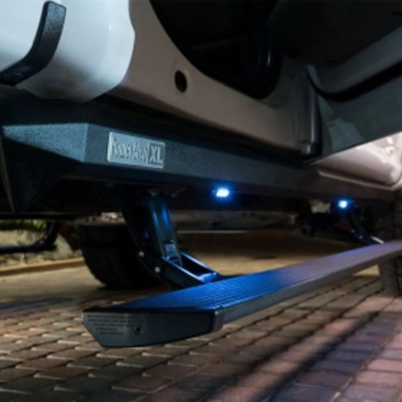 AMP Research PowerStep XL | 2007-2021 Toyota Tundra - 77137-01A