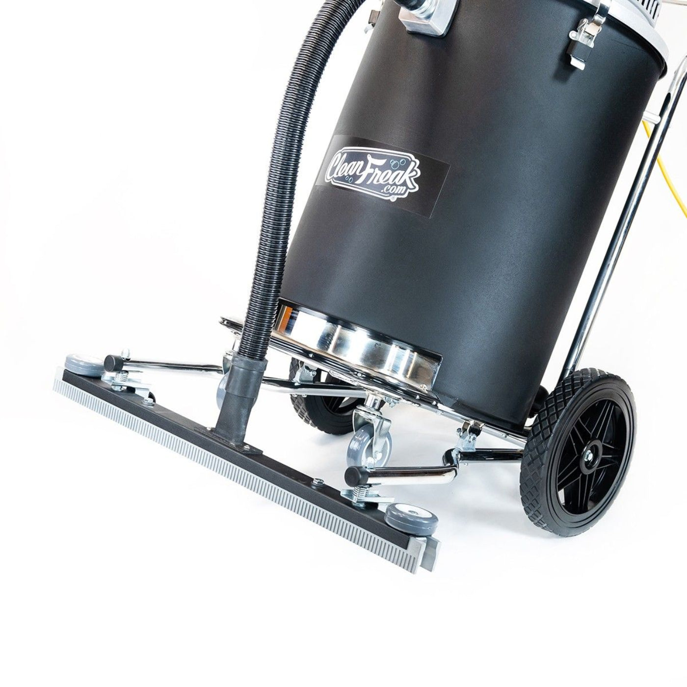 CleanFreak Wet / Dry Vacuum w/ Front Mount Squeegee - 19 Gallons - CPL-00-5792-7