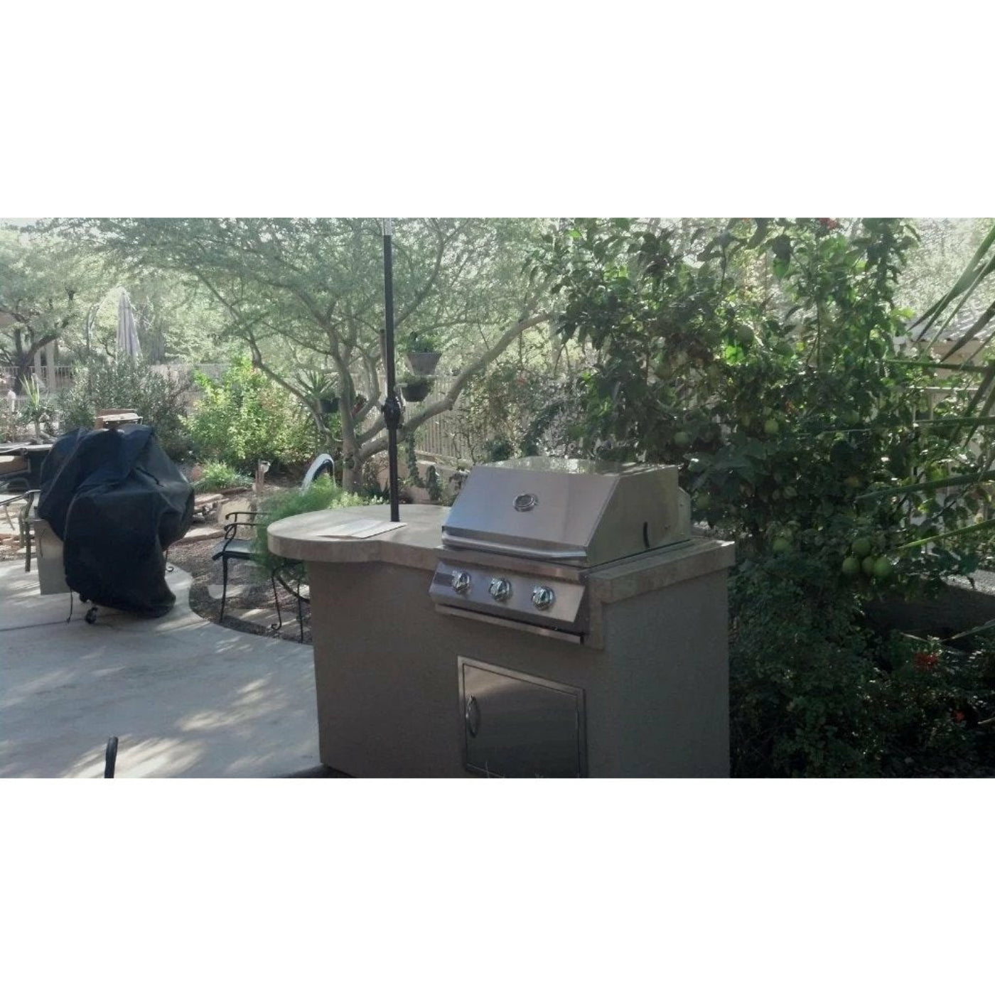 KoKoMo Mini Maui 6' BBQ Island with 33 Inch Bar and Built In BBQ Grill - MINIMAUI-R