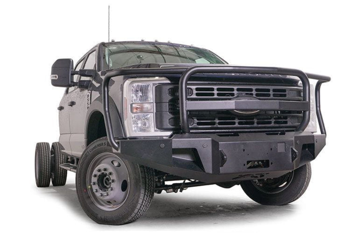 Fab Fours FS23-A5960-1 Ford F450/F550 Superduty 2023-2025 New Premium Front Bumper Winch Ready with Full Guard