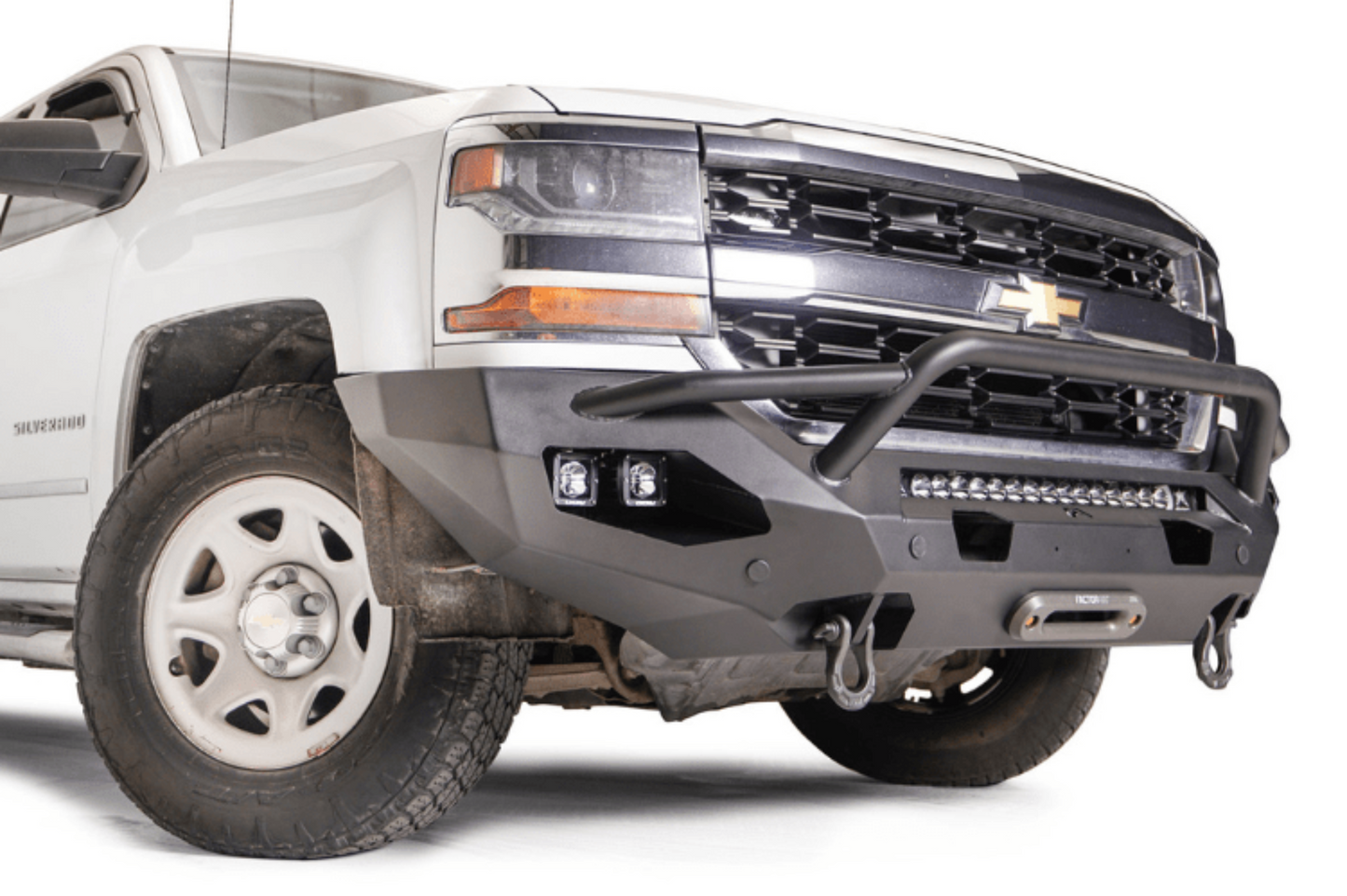 Fab Fours CS16-X4852-1 Chevy Silverado 1500 2016-2018 Matrix Front Bumper Winch Ready Pre-Runner Guard