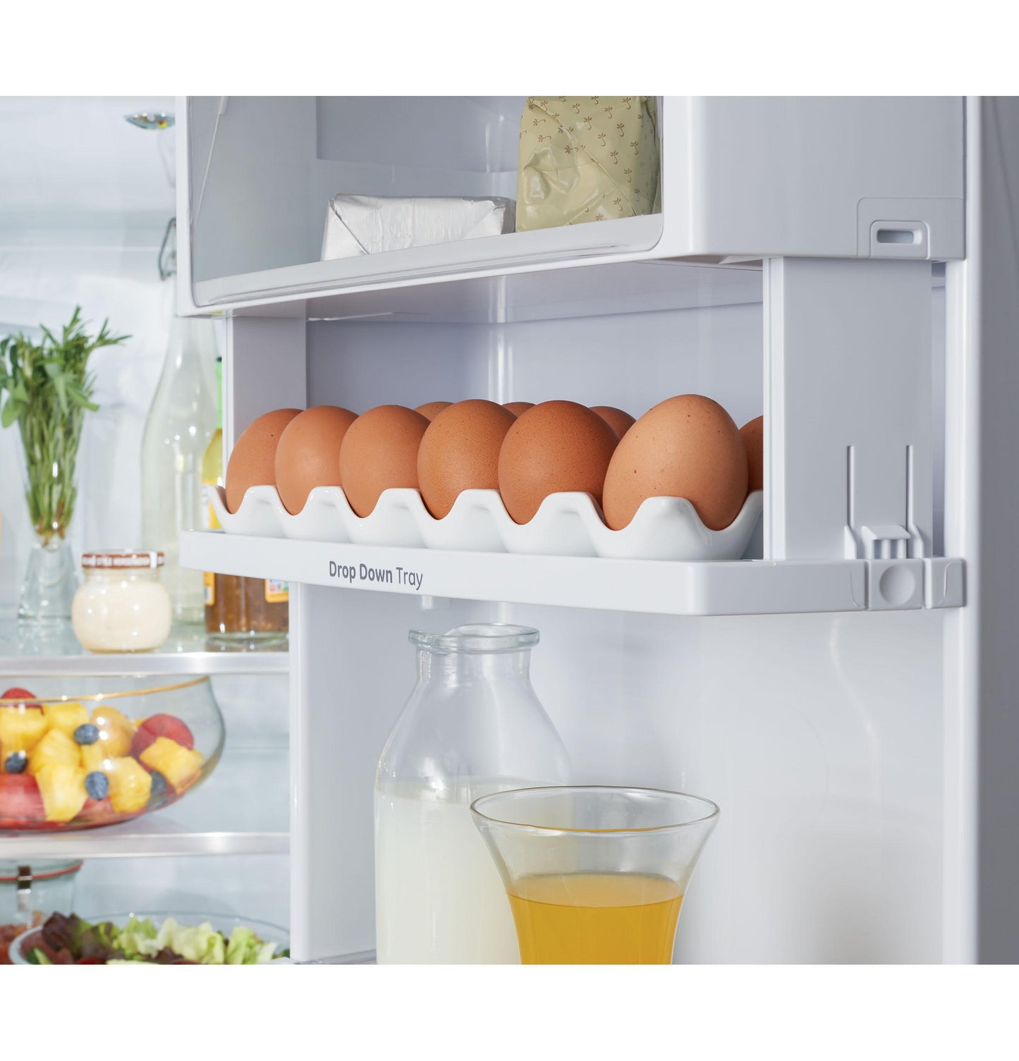 CAFE ENERGY STAR 27.7 Cu. Ft. Smart French-Door Refrigerator with Hot Water Dispenser White - CFE28TP4MW2