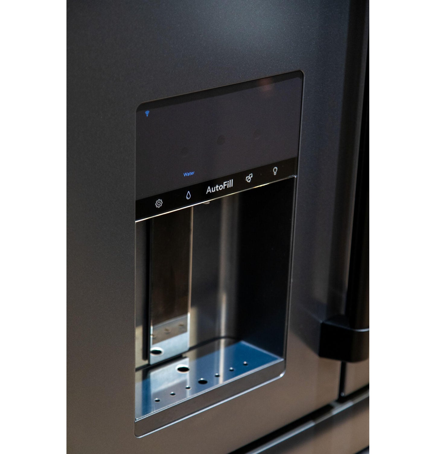 CAFE CVE28DP3ND1 CAFé™ ENERGY STAR® 27.8 Cu. Ft. Smart 4-Door French-Door Refrigerator Black