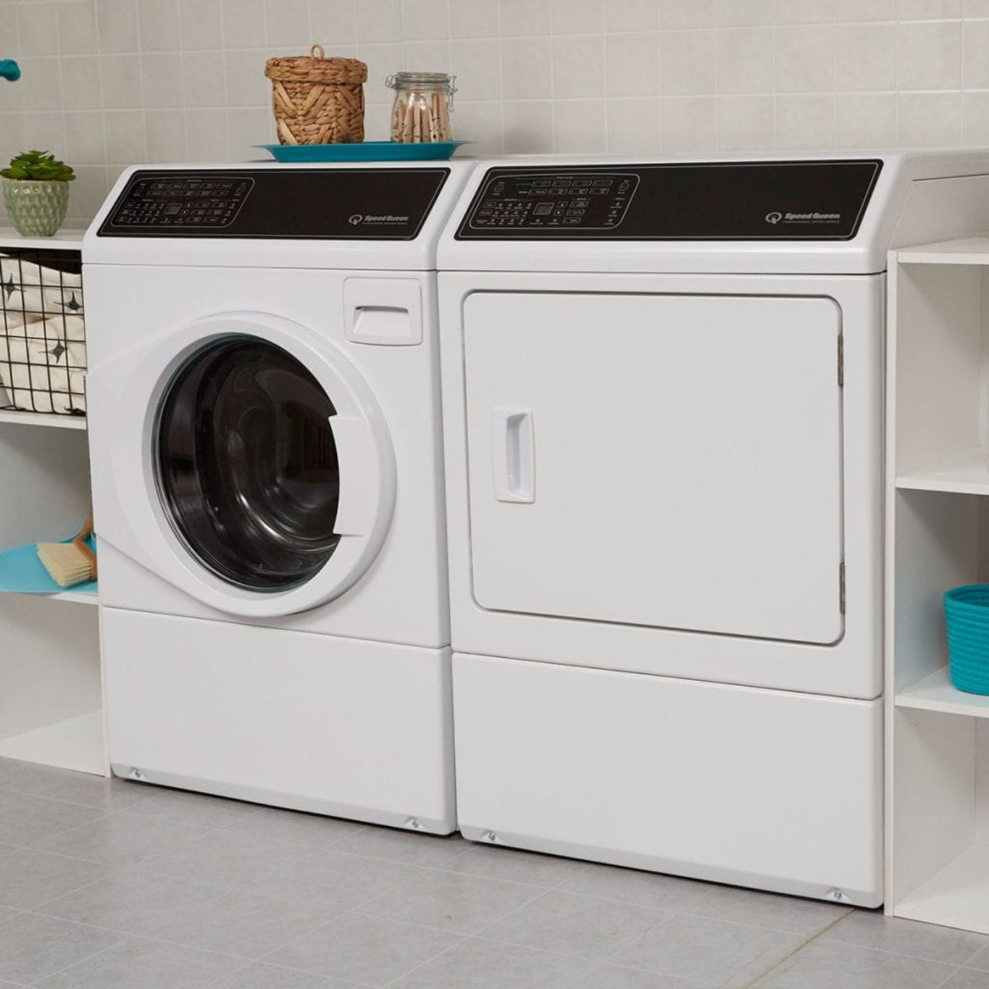SPEED QUEEN DF7004WG DF7 Sanitizing White Gas Dryer with Front Control Pet Plus Steam Over-Dry Protection Technology ENERGY STAR White - DF7004WG