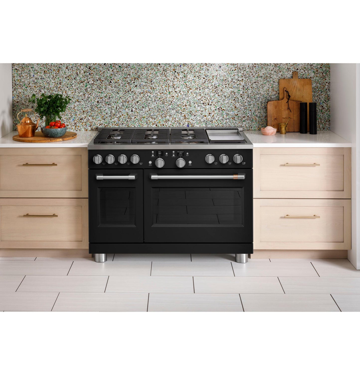CAFE  48" Smart Dual-Fuel Commercial-Style Range with 6 Burners and Griddle (Natural Gas) Black - C2Y486P3TD1