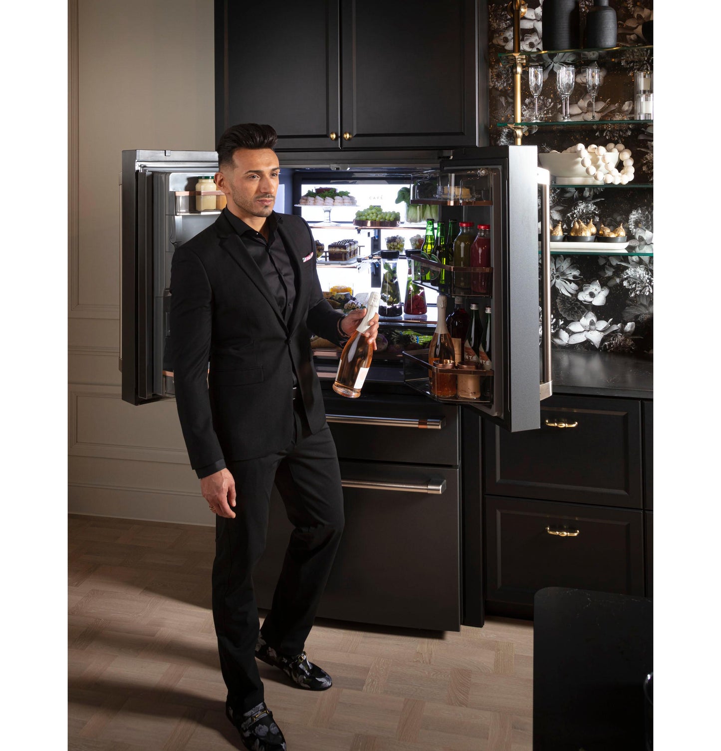 CAFE CVE28DP3ND1 CAFé™ ENERGY STAR® 27.8 Cu. Ft. Smart 4-Door French-Door Refrigerator Black