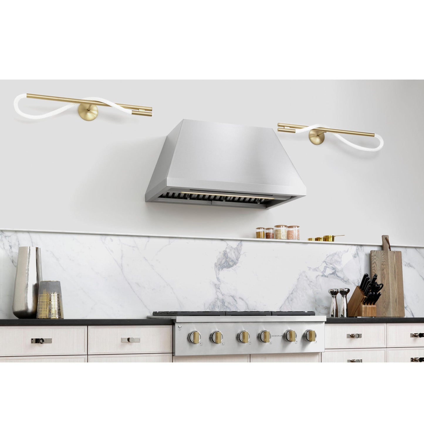 MONOGRAM Monogram 36" Professional Gas Rangetop with 6 Burners in Stainless Steel - ZGU366NTSS