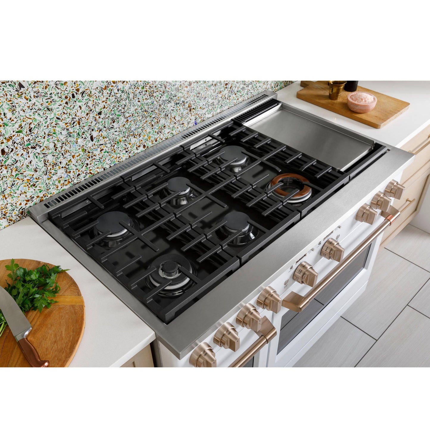 CAFE  48" Smart Dual-Fuel Commercial-Style Range with 6 Burners and Griddle (Natural Gas) Black - C2Y486P3TD1
