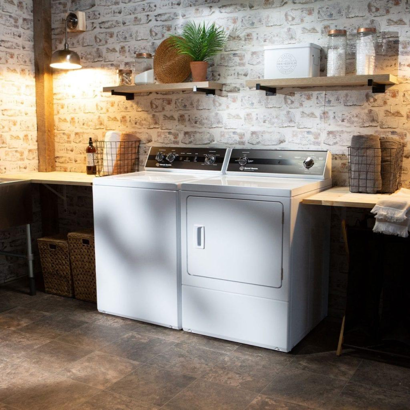 SPEED QUEEN TR3006WN TR3 Ultra-Quiet Top Load Washer with Speed Queen Perfect Wash™ Delayed Lid-Lock  - TR3006WN