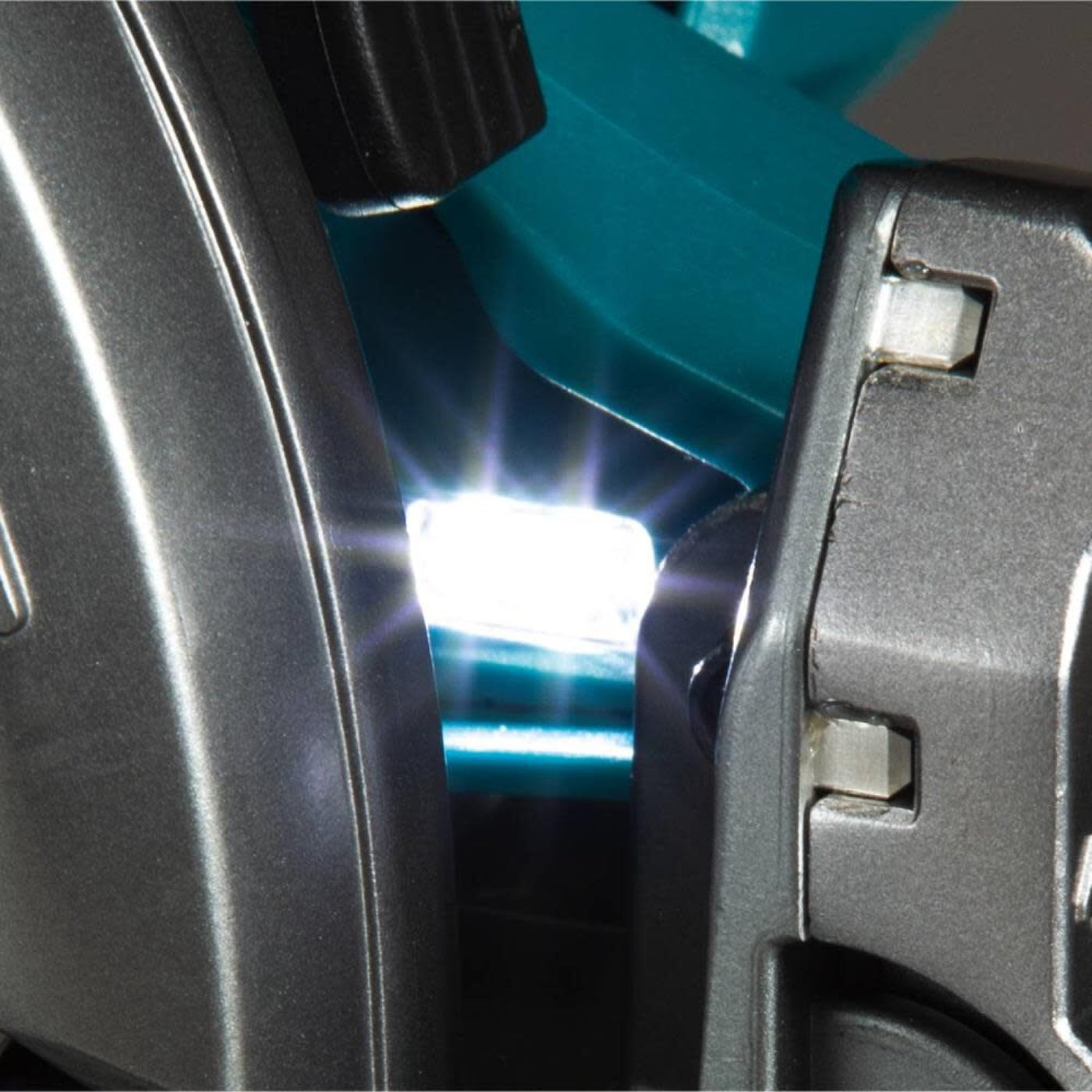 Makita (GSH02M1) 40V Max XGT️ 7-1/4 In. Circular Saw Kit with Guide Rail Compatibility - GSH02M1