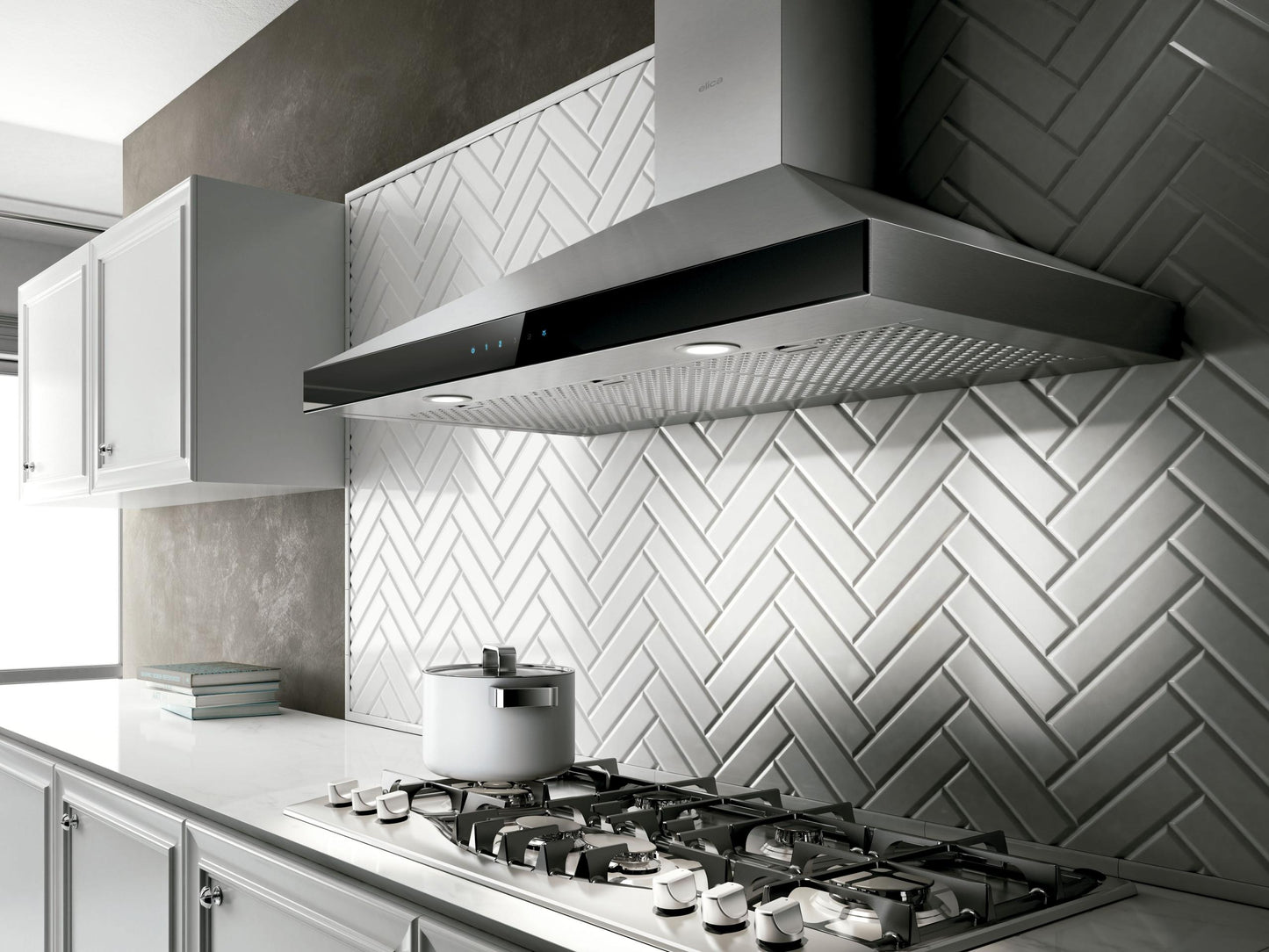 ELICA VARNA Wall Mount Range Hood 36" wide - 600CFM in Stainless Steel - EVR636S2