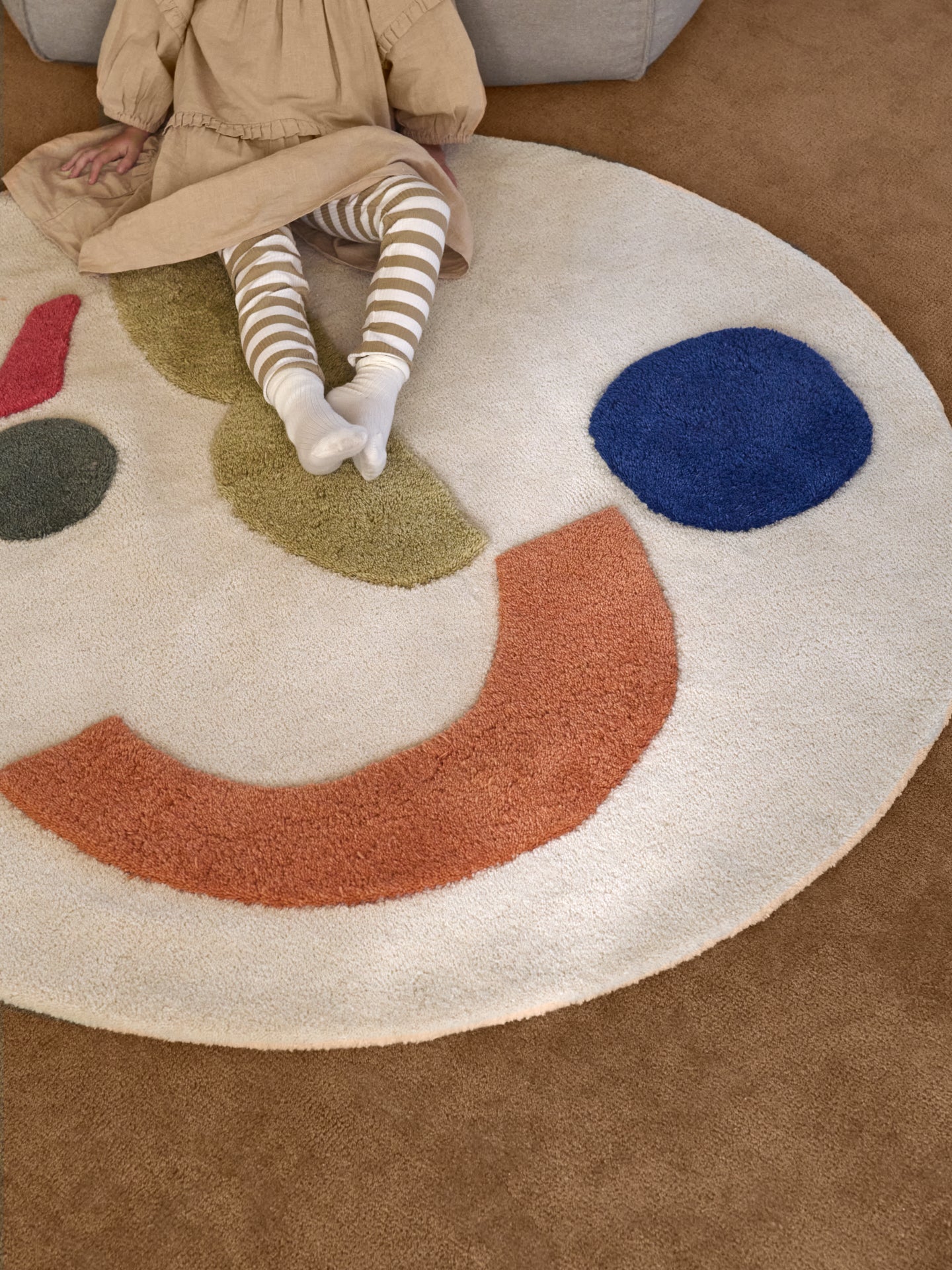 Panto Tufted Rug - 1104269835
