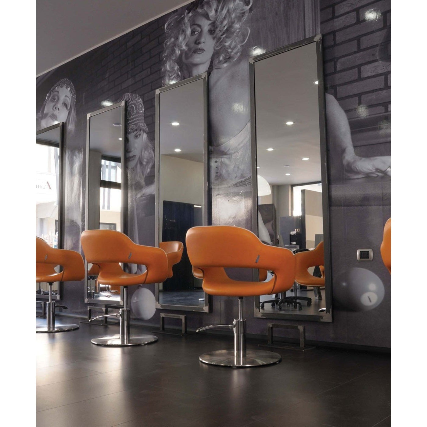 Vanessa Styling Chair Salon Ambience - SA-SH-317