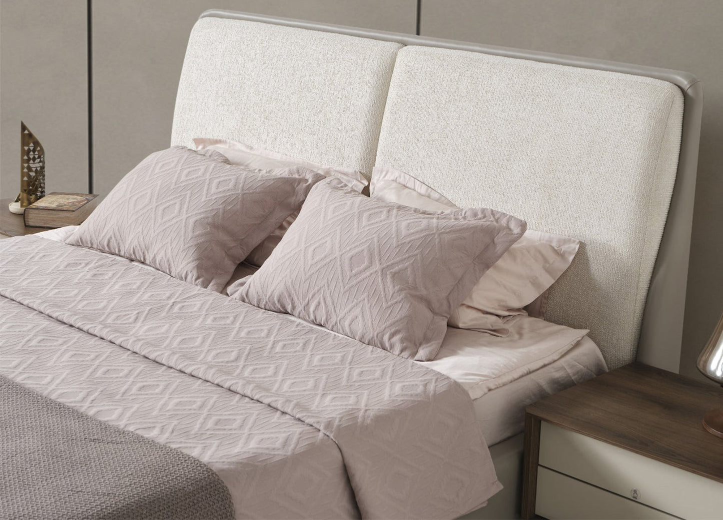 Whiteline Modern Living Romina Queen Bed in Light Grey Color - BQ2020P-LGRY