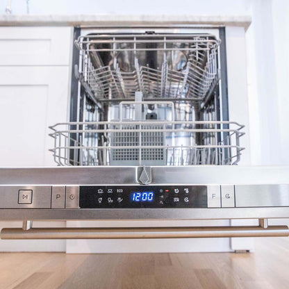 ZLINE 24-Inch Dishwasher in Satin Stainless Steel with Modern Handle (DW-SN-24)